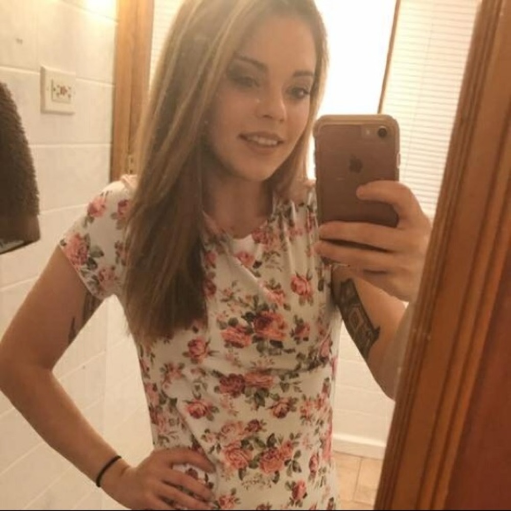 Meet your Posher, Caitlin